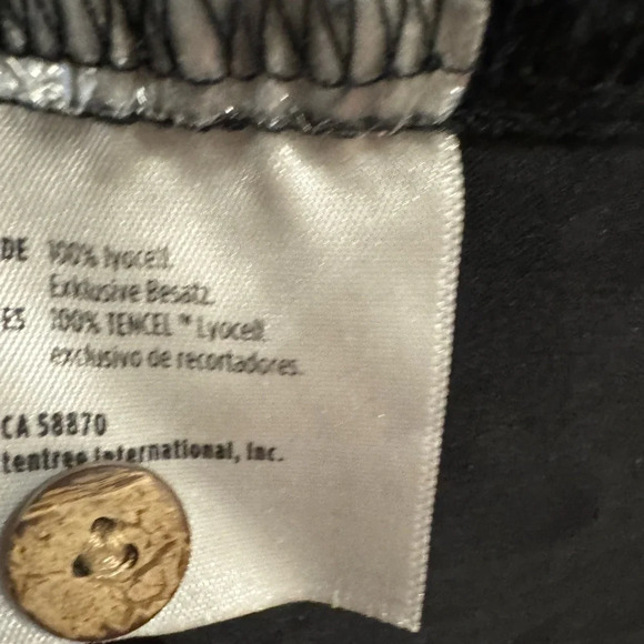 Tentree Fernie 100% Lyocell Button-up Blouse - Picture 8 of 8